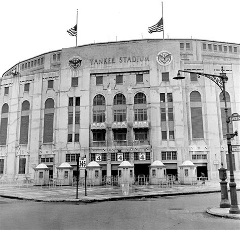 pictures of old yankee stadium